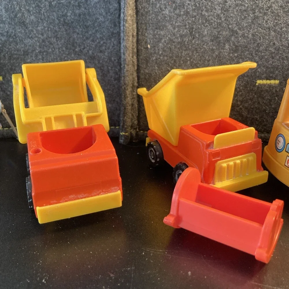 Vintage Fisher Price Little People Figures With Vehicles And Furniture Rare READ